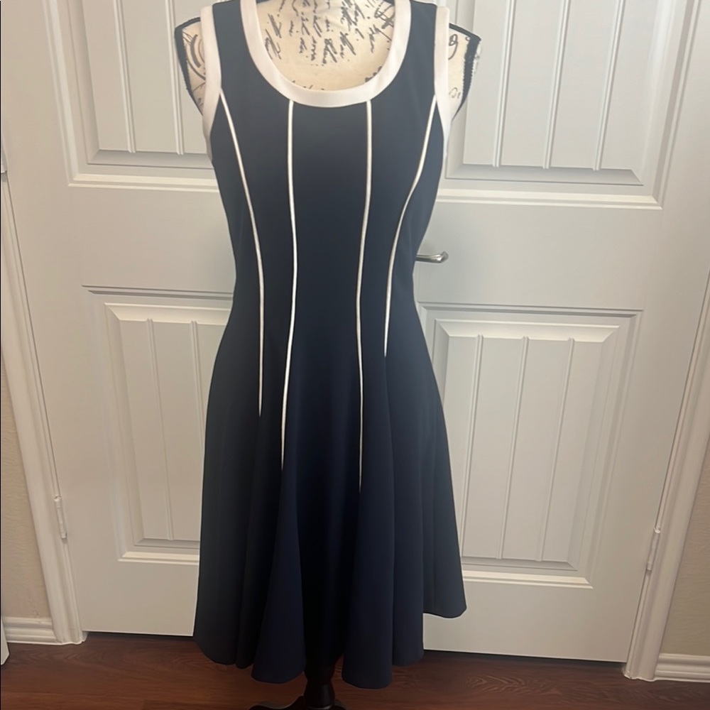 Elegant Navy Blue Sleeveless Dress